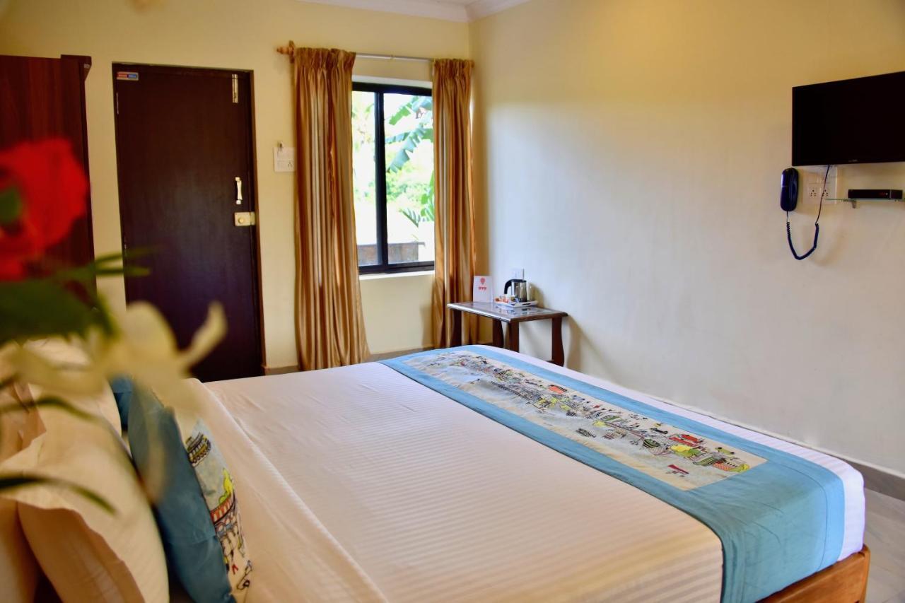 Oyo 9586 North 39 Hotel Mandrem Buitenkant foto
