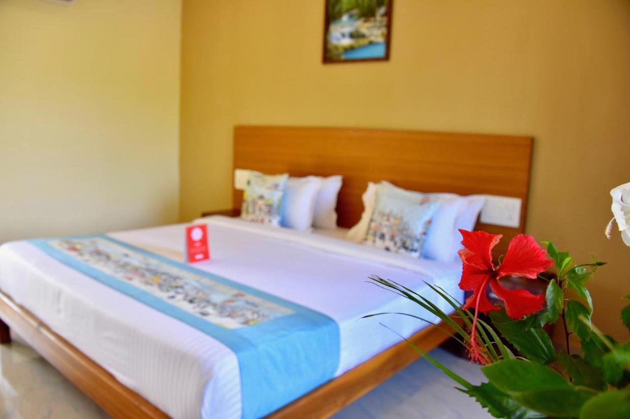 Oyo 9586 North 39 Hotel Mandrem Buitenkant foto