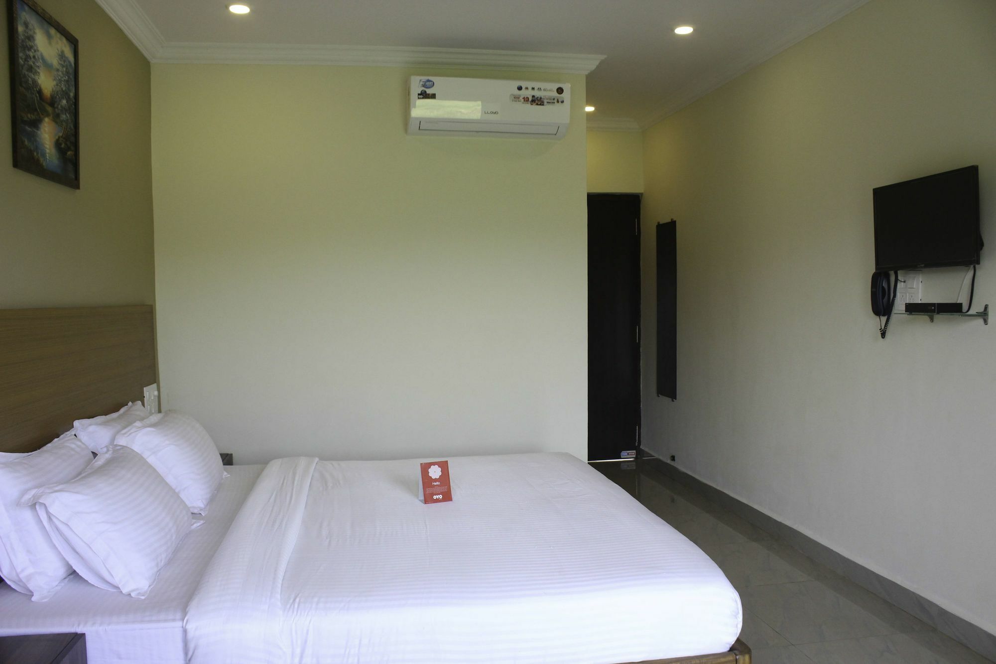Oyo 9586 North 39 Hotel Mandrem Buitenkant foto