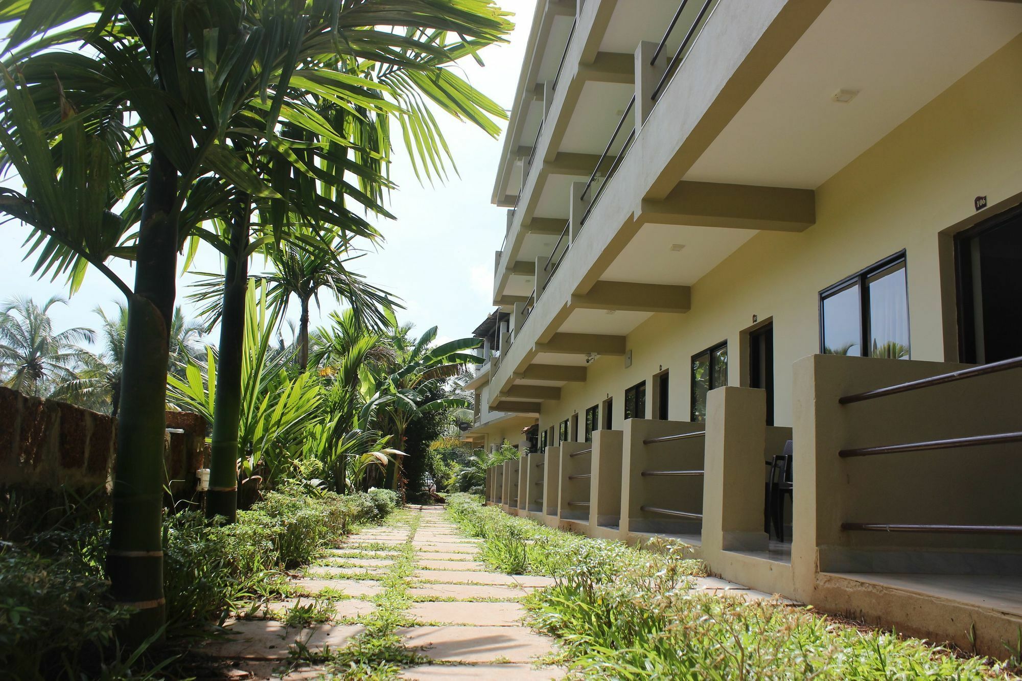 Oyo 9586 North 39 Hotel Mandrem Buitenkant foto